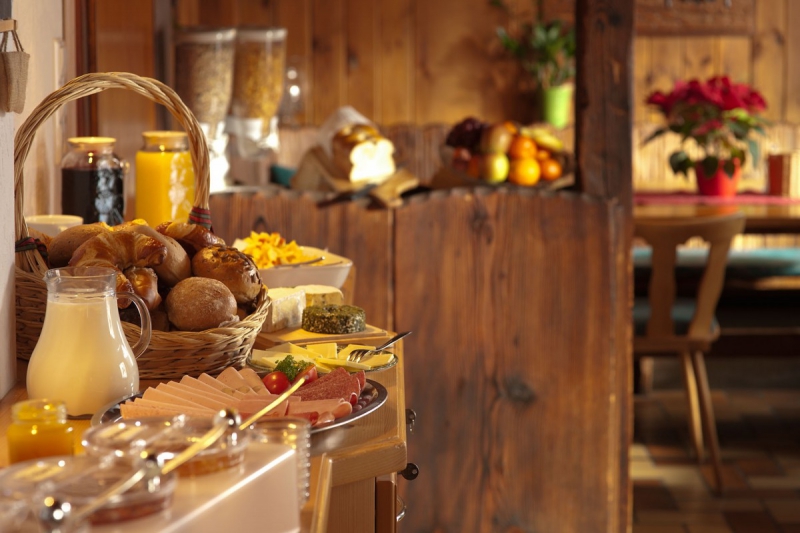 brasserie-STE MAXIME-min_breakfast_buffet_food_restaurant_meal_hotel_plate_fresh-718745